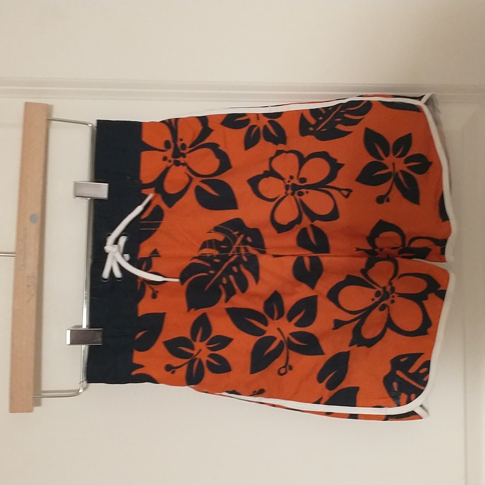*NEW* Gymboree boy's swim trunks